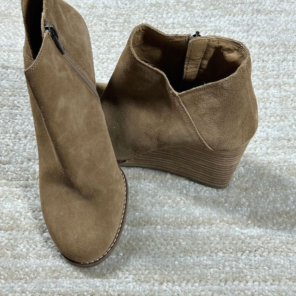 Lucky Brand Wedge Ankle Boots Womens 9.5 M Tan Suede Side Zip Platform Wedge